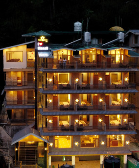 hotel touchwood inn manali outside facade view